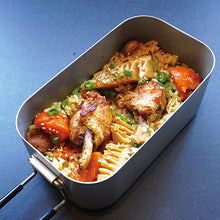 画像をギャラリービューアに読み込む, 〈ご褒美メスティン飯〉骨付き鶏肉とゴロゴロ具材の炊き込みご飯